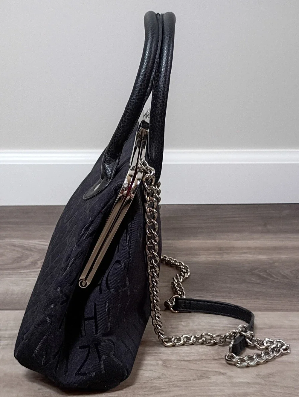 Isaac Mizrahi Vintage Y2K Classic Black Signature Canvas Silver Kisslock Handbag